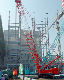 QUY250, 250Ton Crawler Crane at Shenghai Power Plant in 2005.