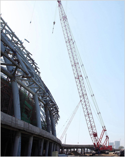 QUY150C, 150Ton Crawler Crane at Shenyang Olympic Sports Centre in 2008.