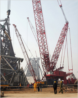QUY1250, 1250Ton Crawler Crane at ShenFu New City project in 2011.