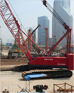  QUY120, 120Ton Crawler Crane at Shanghai Pudong Area in 2006.