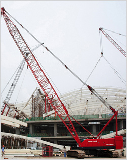QUY100, 100Ton Crawler Crane at Shanghai International Airport Project in 2006.